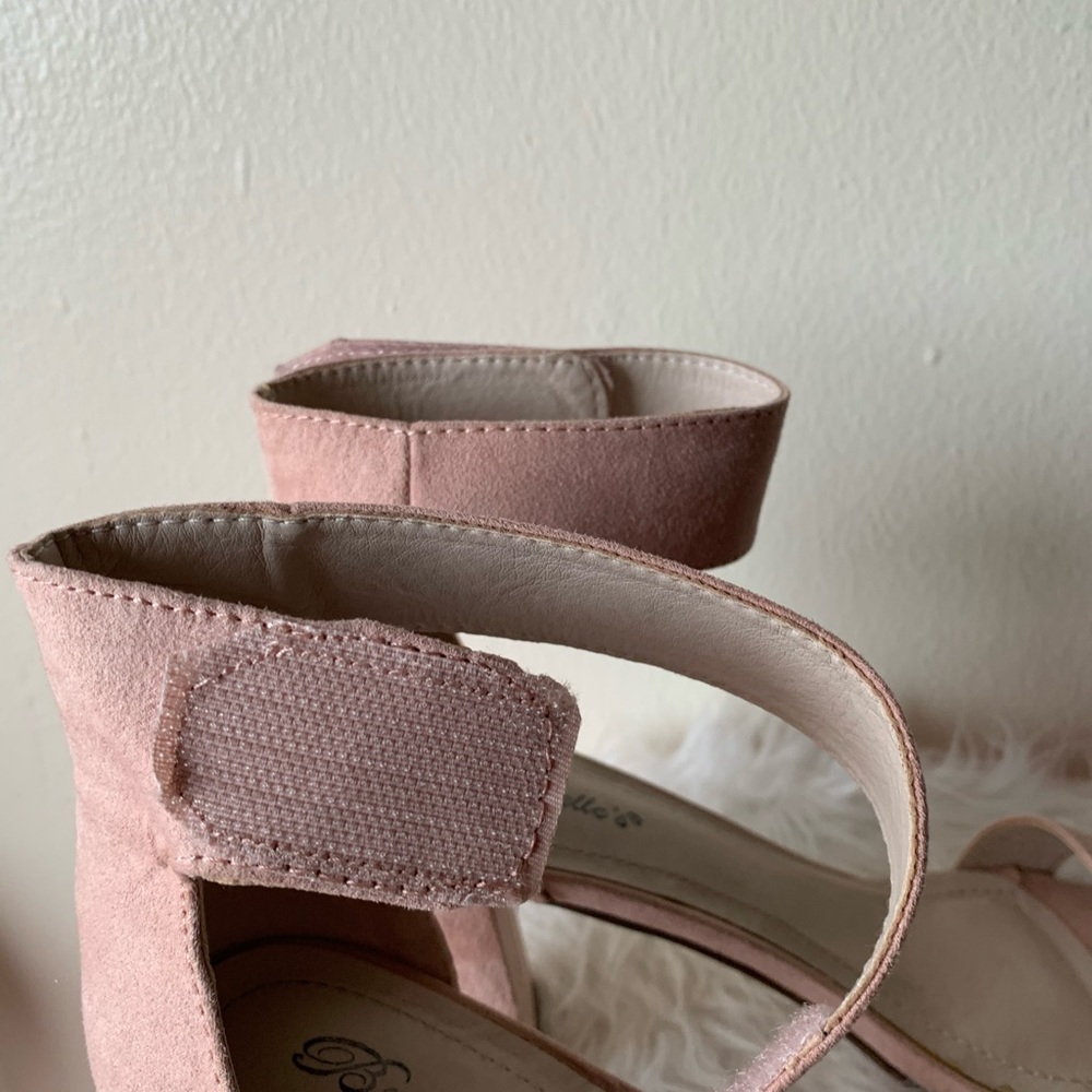 Women’s Heels - Picture 7 of 9